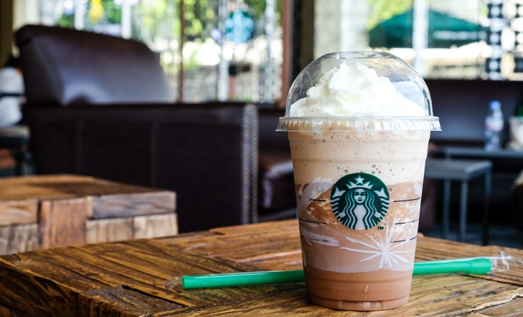 Starbucks quer eliminar canudos de plástico até 2020 - Construtora Laguna
