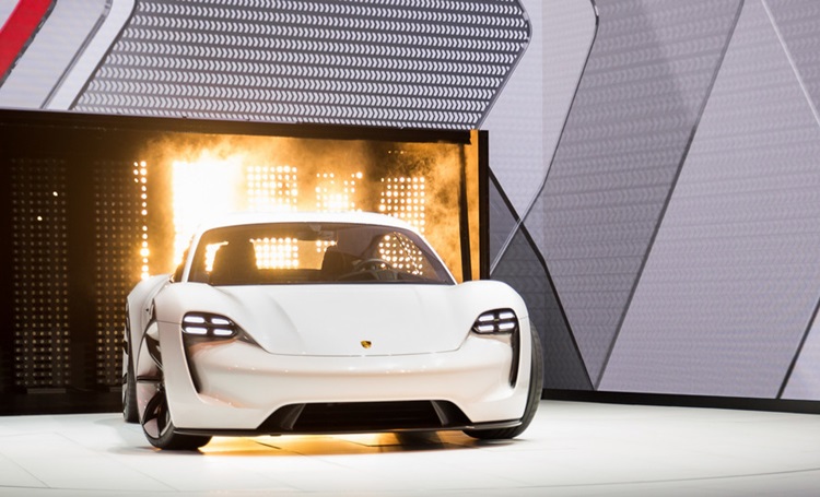 Taycan, o primeiro carro 100% elétrico da Porsche - Construtora Laguna