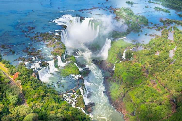 Destinos brasileiros para visitar na primavera - Foz do Iguaçu - Construtora Laguna