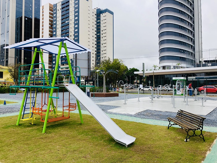 Com OPTree , Praça de Convivência Laguna tem tecnologia, design e sustentabilidade - Construtora Laguna