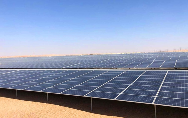 Emirados Árabes inauguram a maior fazenda solar do mundo - Construtora Laguna