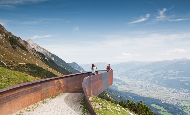 Mirantes arquitetônicos transformam a experiência de visitar os Alpes na Áustria - Construtora Laguna