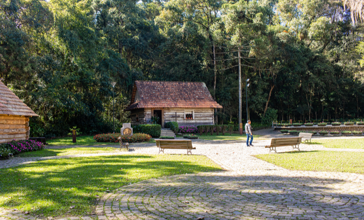 Foto do Memorial da Imigração Polonesa em Curitiba – LAGUNA