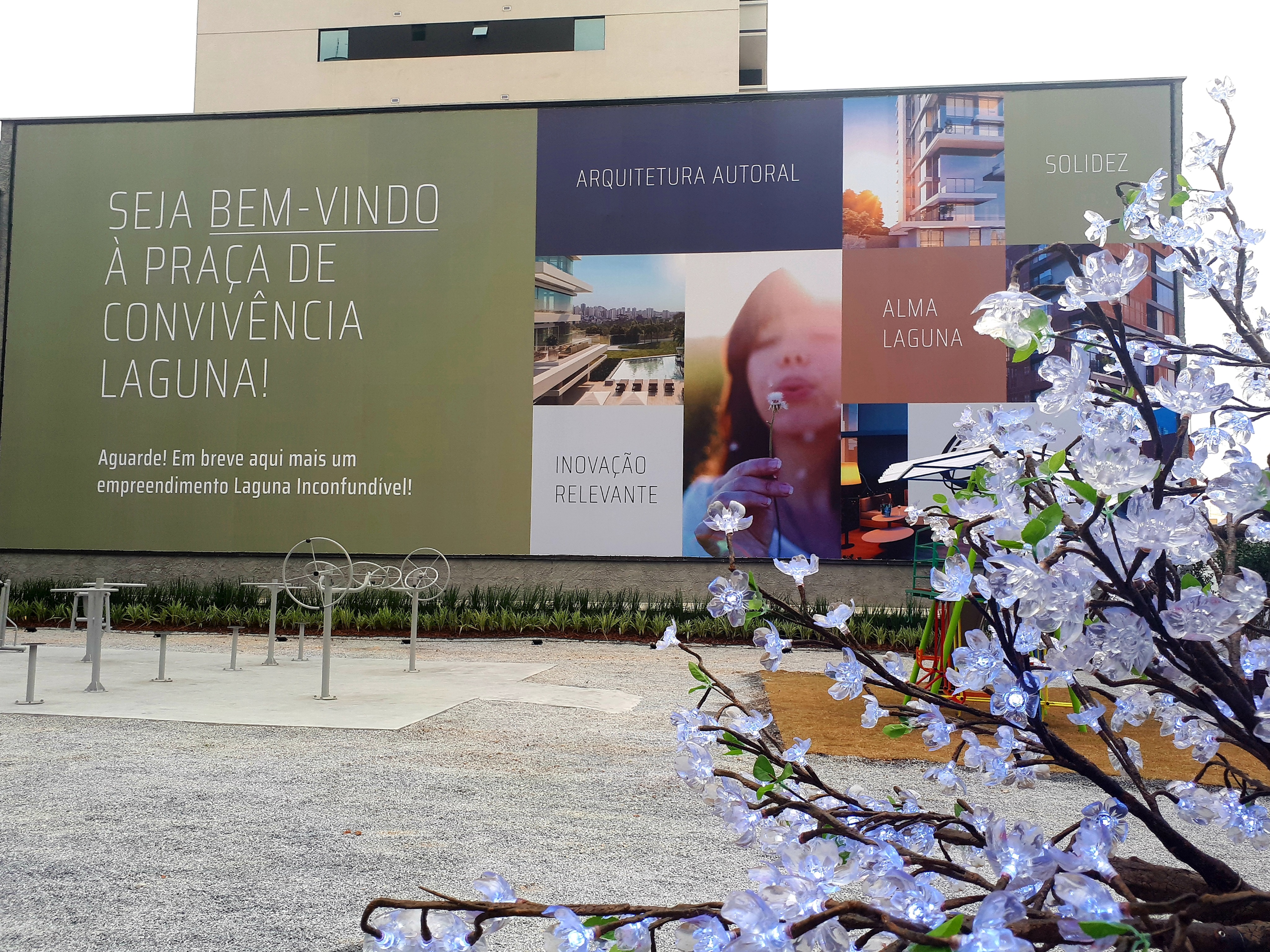 Juvevê recebe Praça de Convivência com academia ao ar livre e “árvore” que carrega celulares - Construtora Laguna