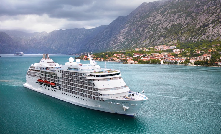Regent Seven Seas Cruises elimina garrafas de plástico em seus cruzeiros - Construtora Laguna