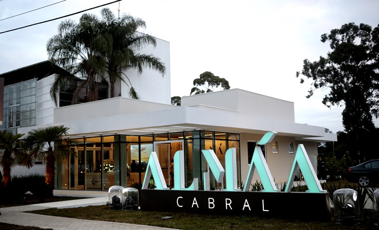 Laguna lança decorado do ALMÁA Cabral em evento com plataforma elevada e tour interativo - Construtora Laguna