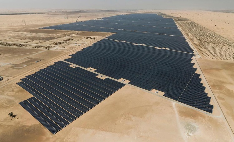 Emirados Árabes Unidos inauguram a maior fazenda solar do mundo - Construtora Laguna