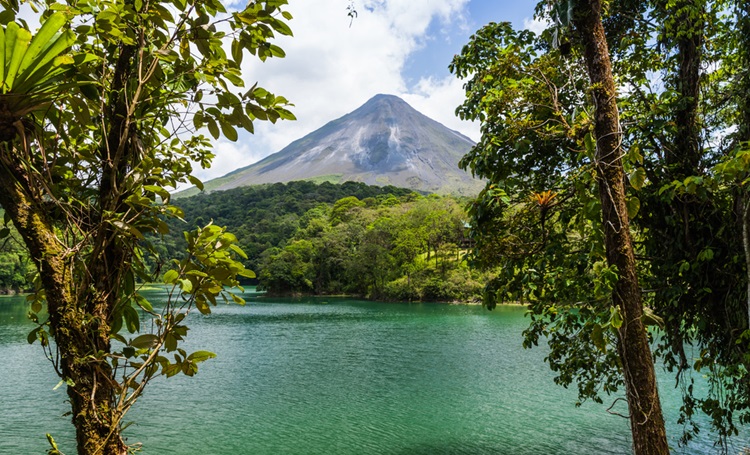 Costa Rica busca se tornar neutra em carbono e eliminar o plástico descartável - Construtora Laguna