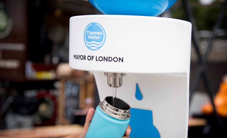 Para reduzir o uso de garrafas plásticas descartáveis, Londres instala bebedouros pela cidade - Construtora Laguna